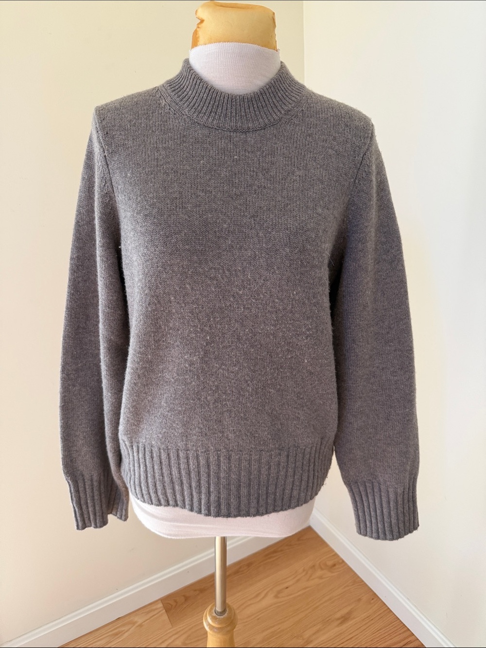 Reformation XS Calloway crew dormouse sweater.